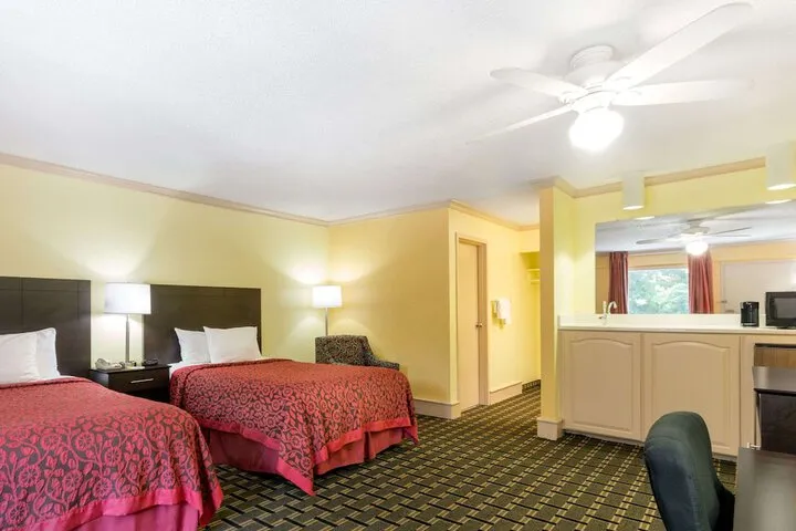 Room 4 of 15