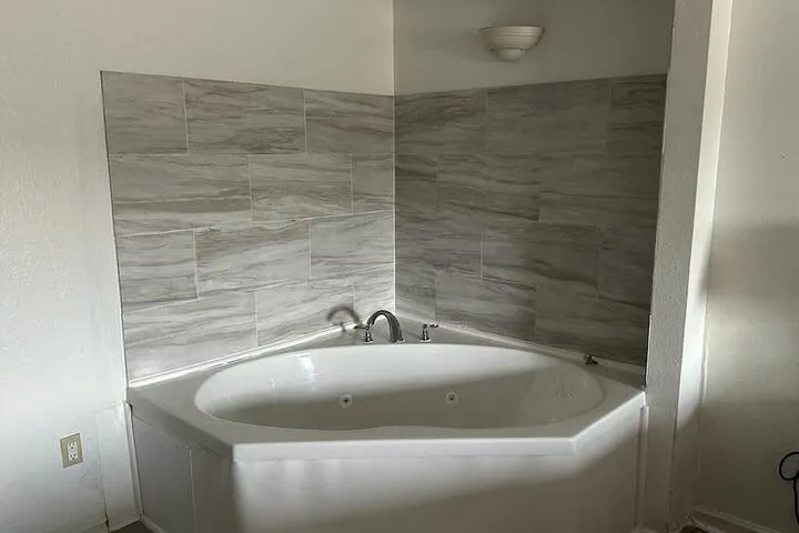 Room 5 of 25