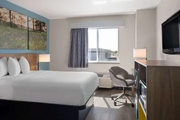 Days Inn by Wyndham Neenah