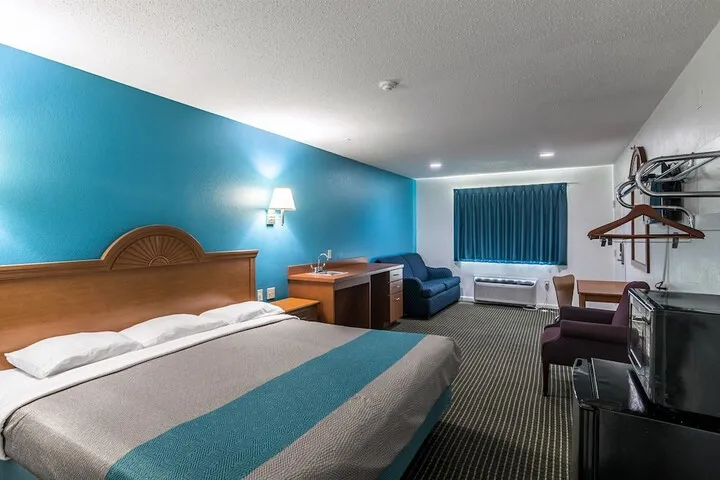 Room 5 of 26