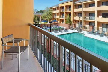 Courtyard by Marriott Baton Rouge Acadian Centre / LSU Area