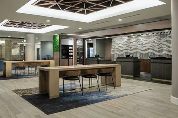 Courtyard by Marriott Chicago Downtown River North