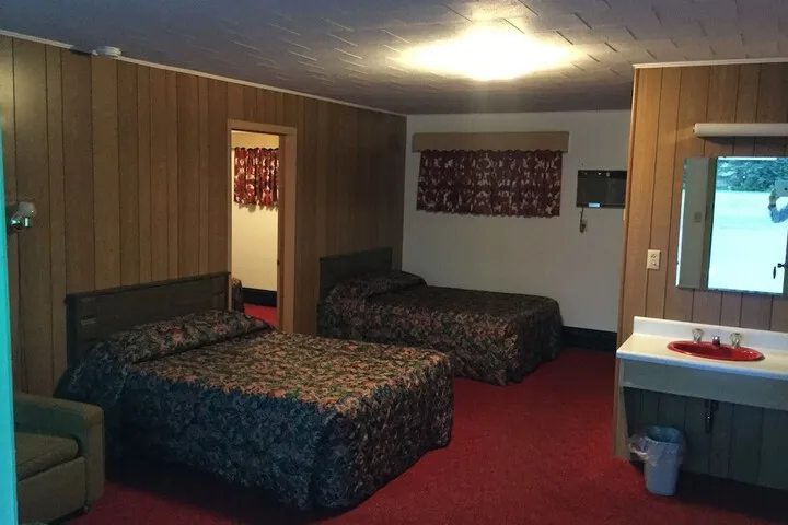 Room 4 of 70