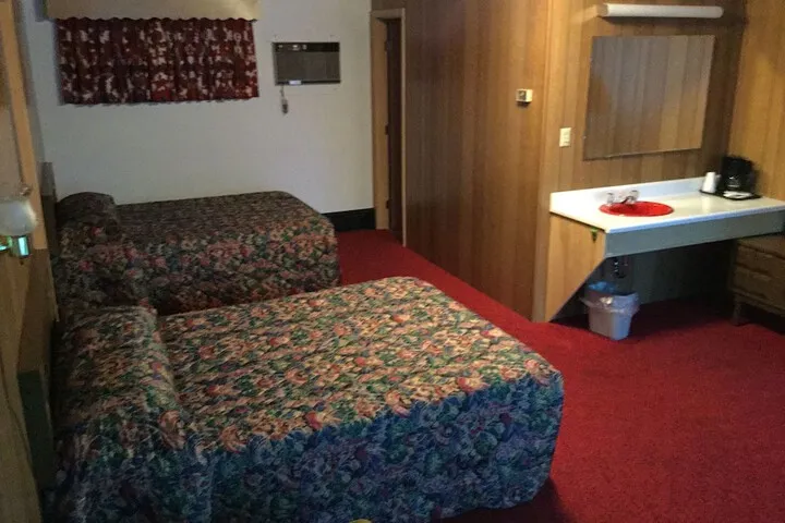 Room 5 of 70