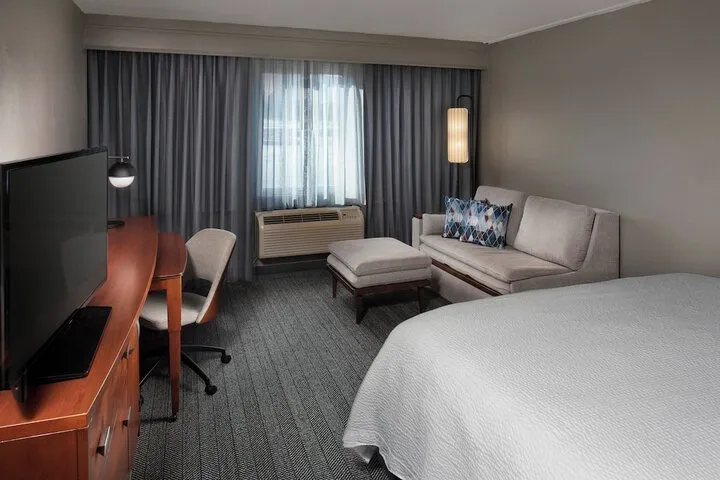 Room 4 of 24