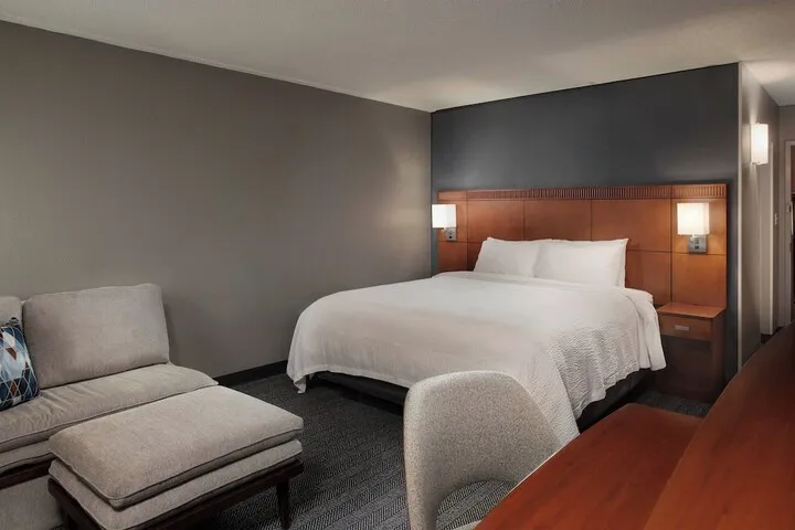 Room 3 of 24