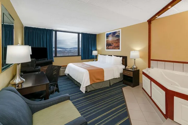 Room 4 of 26