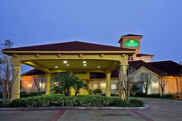 La Quinta Inn & Suites by Wyndham USF (Near Busch Gardens)