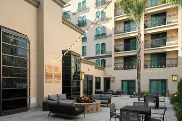Courtyard by Marriott Pasadena / Old Town