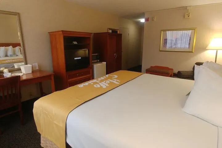 Room 4 of 19