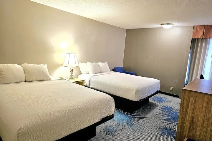 Room 4 of 28