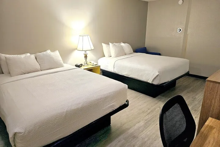 Room 2 of 28