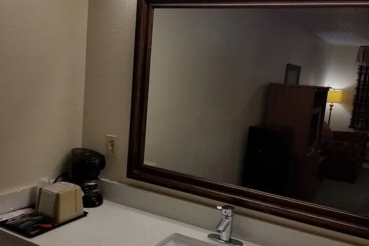 Room 3 of 11