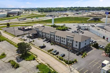 Comfort Inn & Suites Hazelwood - St. Louis