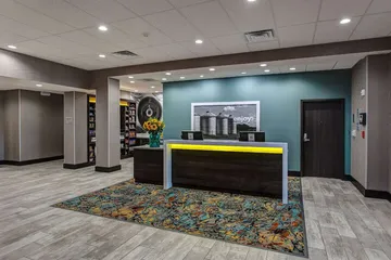 Hampton Inn & Suites Wichita / Airport
