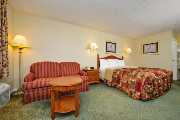 Room 3 of 12