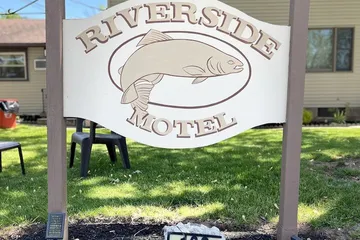 Riverside Motel