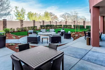 Courtyard by Marriott Roseville Galleria Mall / Creekside Ridge Drive