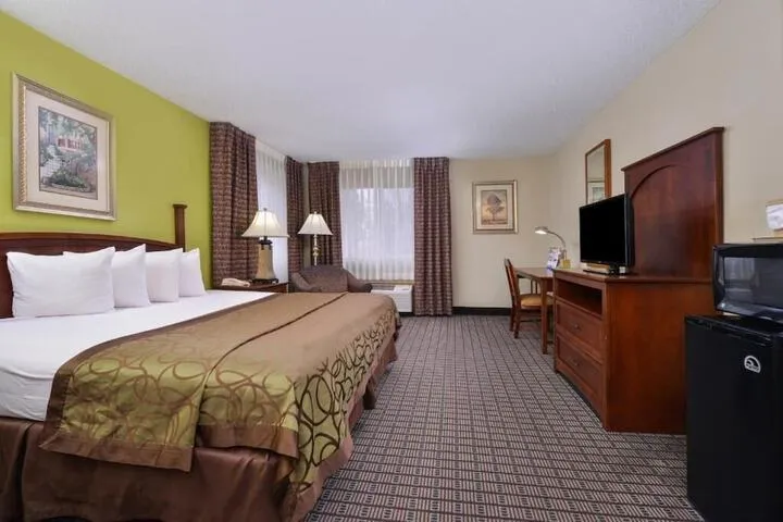 Room 5 of 21