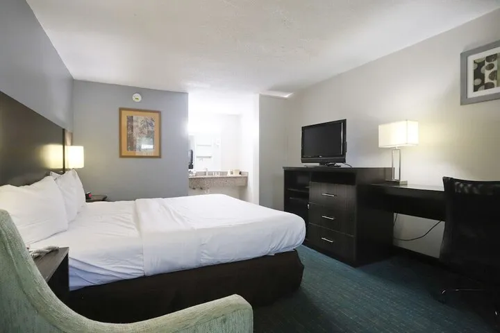 Room 5 of 11