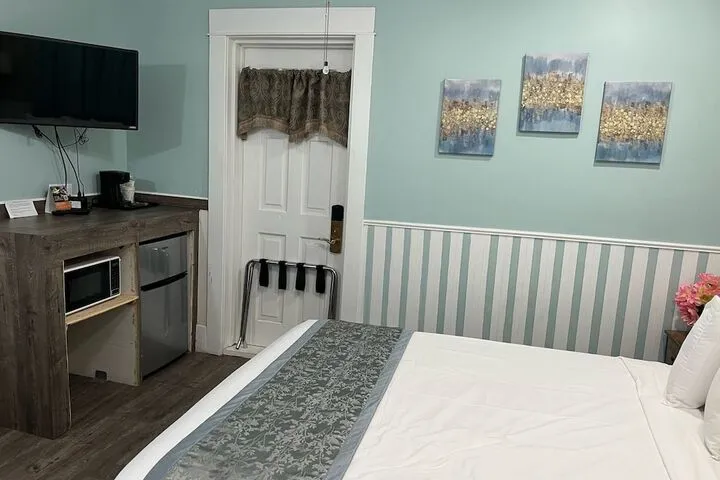 Room 3 of 68