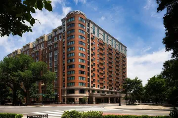 Courtyard by Marriott Washington Capitol Hill / Navy Yard