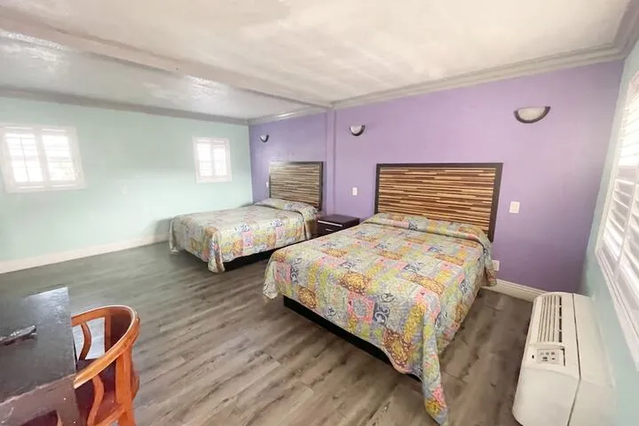 Room 2 of 39