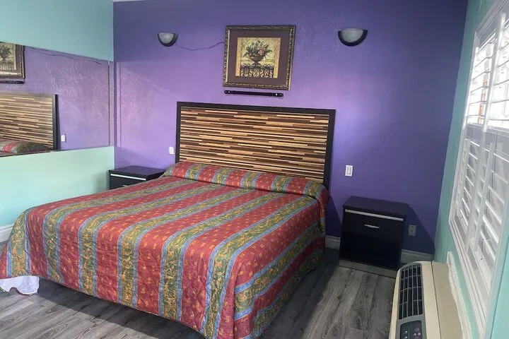 Room 4 of 39