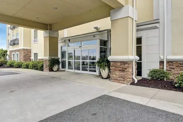 Comfort Suites near Hot Springs Park