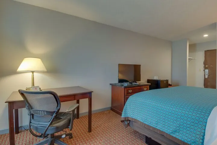 Room 5 of 15