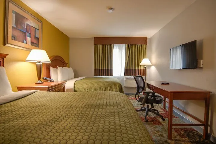 Room 4 of 15