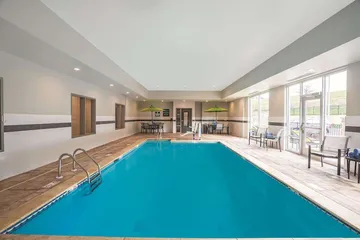 La Quinta Inn & Suites by Wyndham Cleveland near Lee Univ