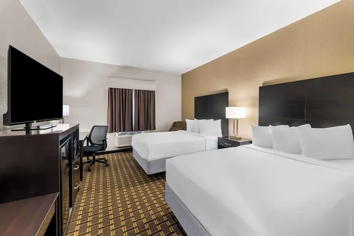 Room 4 of 36