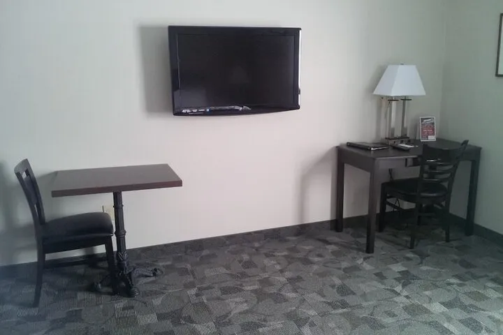 Room 4 of 37