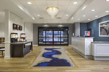 Hampton Inn & Suites Newport / Cincinnati