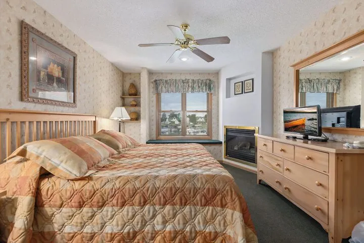 Room 4 of 85