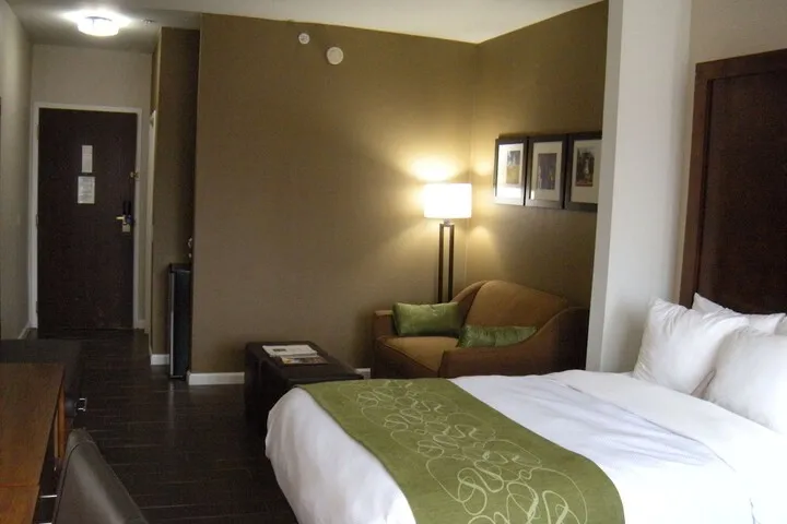 Room 4 of 49