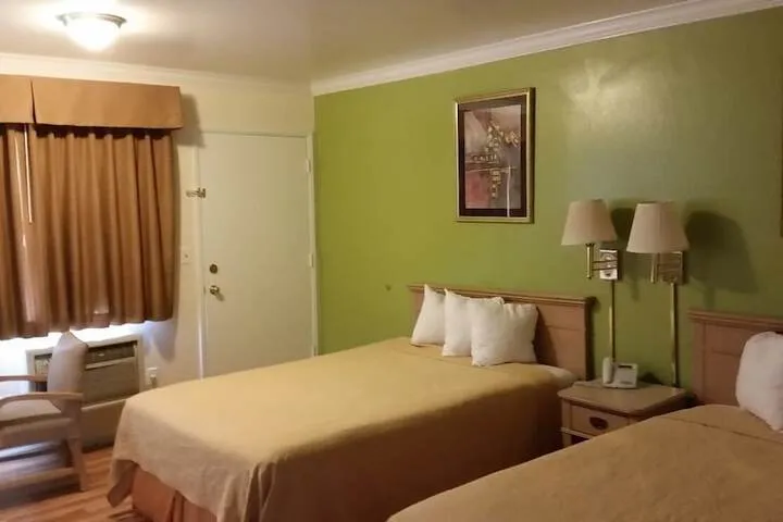 Room 2 of 30