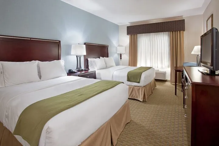 Room 2 of 90
