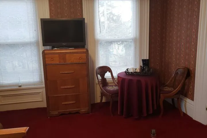 Room 4 of 35