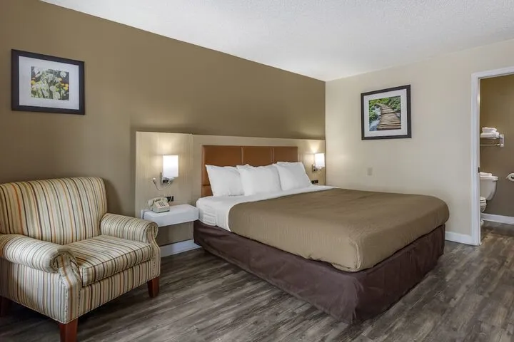 Room 3 of 37