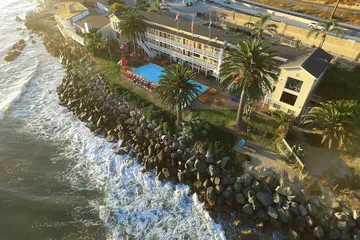 Cliff House Inn on the Ocean