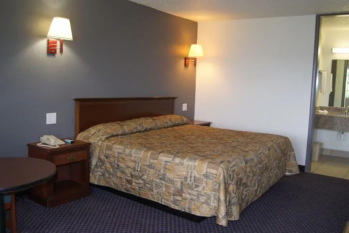 Room 4 of 20