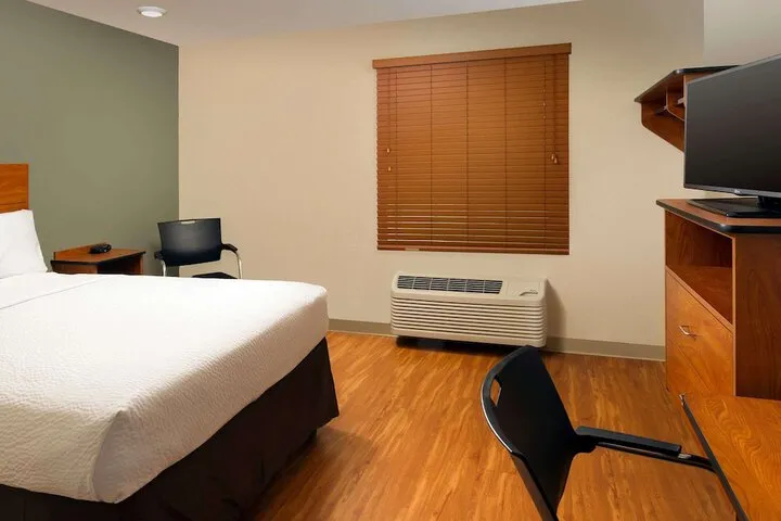Room 4 of 15