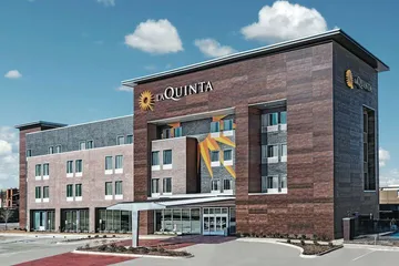 La Quinta Inn & Suites by Wyndham Dallas Grand Prairie North