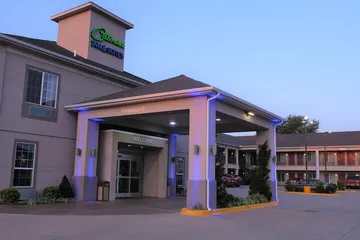 Catoosa Inn & Suites