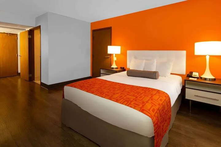 Room 4 of 15
