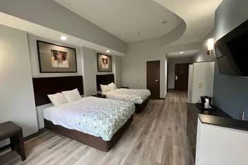 HomeTowne Studios & Suites by Red Roof Washington