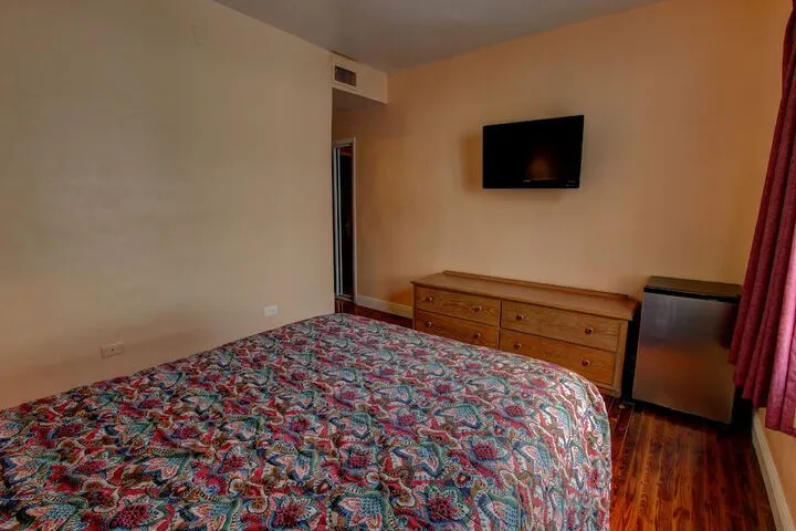 Room 4 of 34