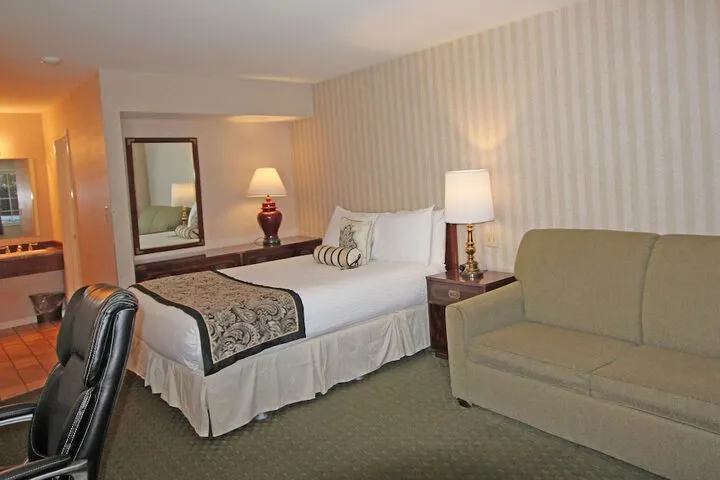 Room 5 of 32